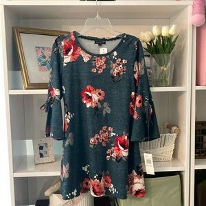 Floral dress with unique 3/4 sleeves
